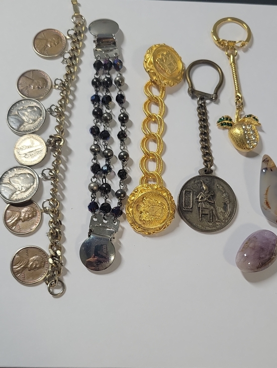 Jewelry - Gold-Tone Coin Link Charm Bracelet - Elegant Women's Jewelry Lot
